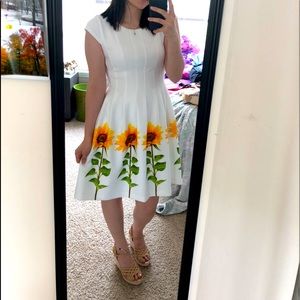 Calvin Klein white sunflower dress. S6